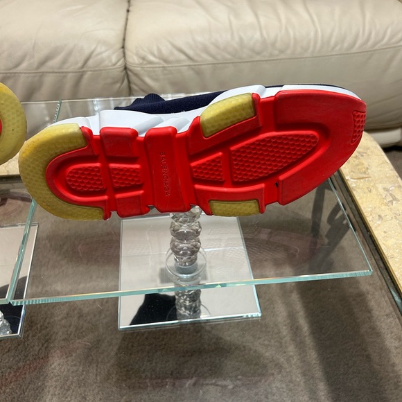 Nice luxury sneakers good condition worn three times - Picture 6 of 6